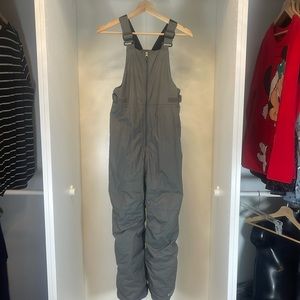 EUC Columbia Gray Snow Bib Size Kids Large (14/16) with unused outgrow system